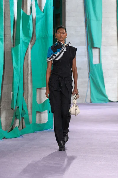 Look 9